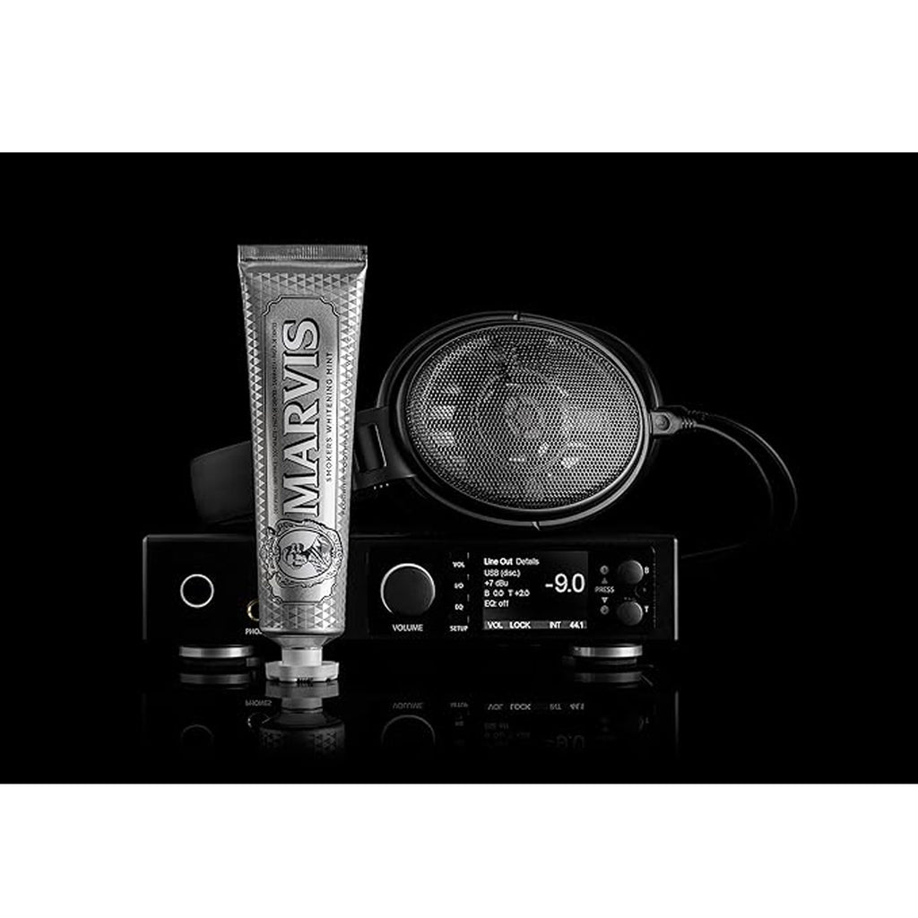 Marvis Smokers Whitening Toothpaste, Mint, 85ml, Promotes the Natural Whitening of the Teeth, Plaque Removal Toothpaste, Long-Lasting Freshness